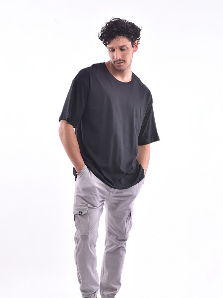 REMERA ESPARTA NEGRO