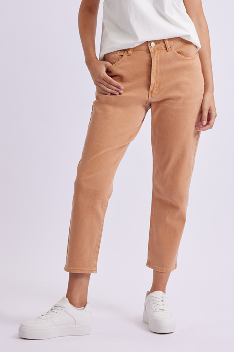 Pantalón Mom Fit Camel