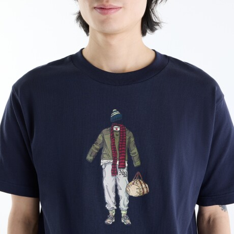 Remera New Balance de Hombre - Varsity - MT6275EODNT NAVY BLUE
