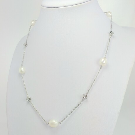 Gargantilla de plata 925, con perlas de rio y circonias. Gargantilla de plata 925, con perlas de rio y circonias.