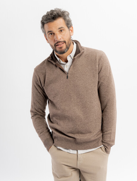 Remera medio cierre Tilo marron