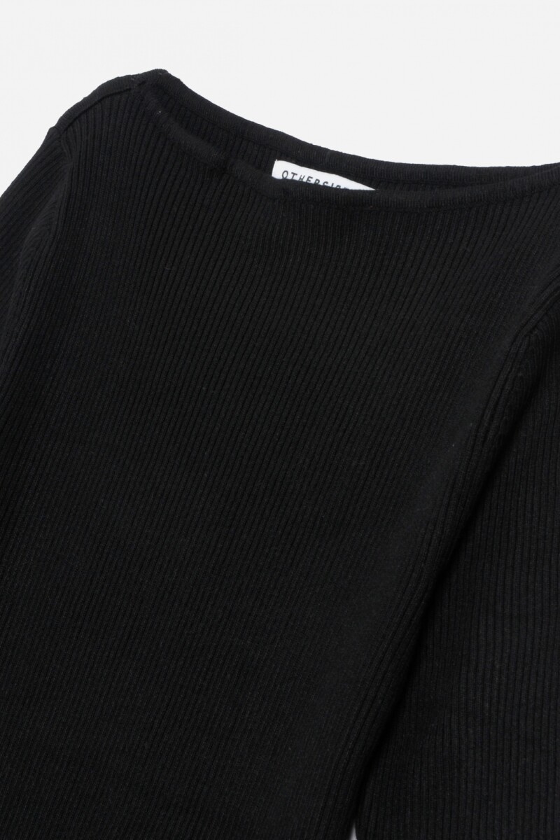 Sweater cuello bote NEGRO