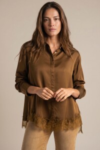 Camisa Saten Ruedo Encaje Chocolate