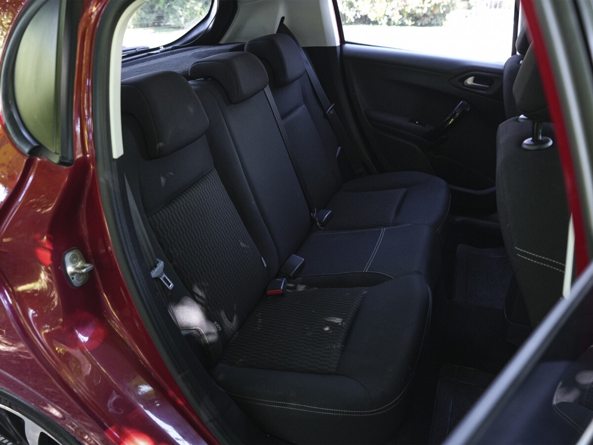 Peugeot 208 Active 1.2 Extra Full 2018 EXCELENTE ESTADO! Peugeot 208 Active 1.2 Extra Full 2018 EXCELENTE ESTADO!