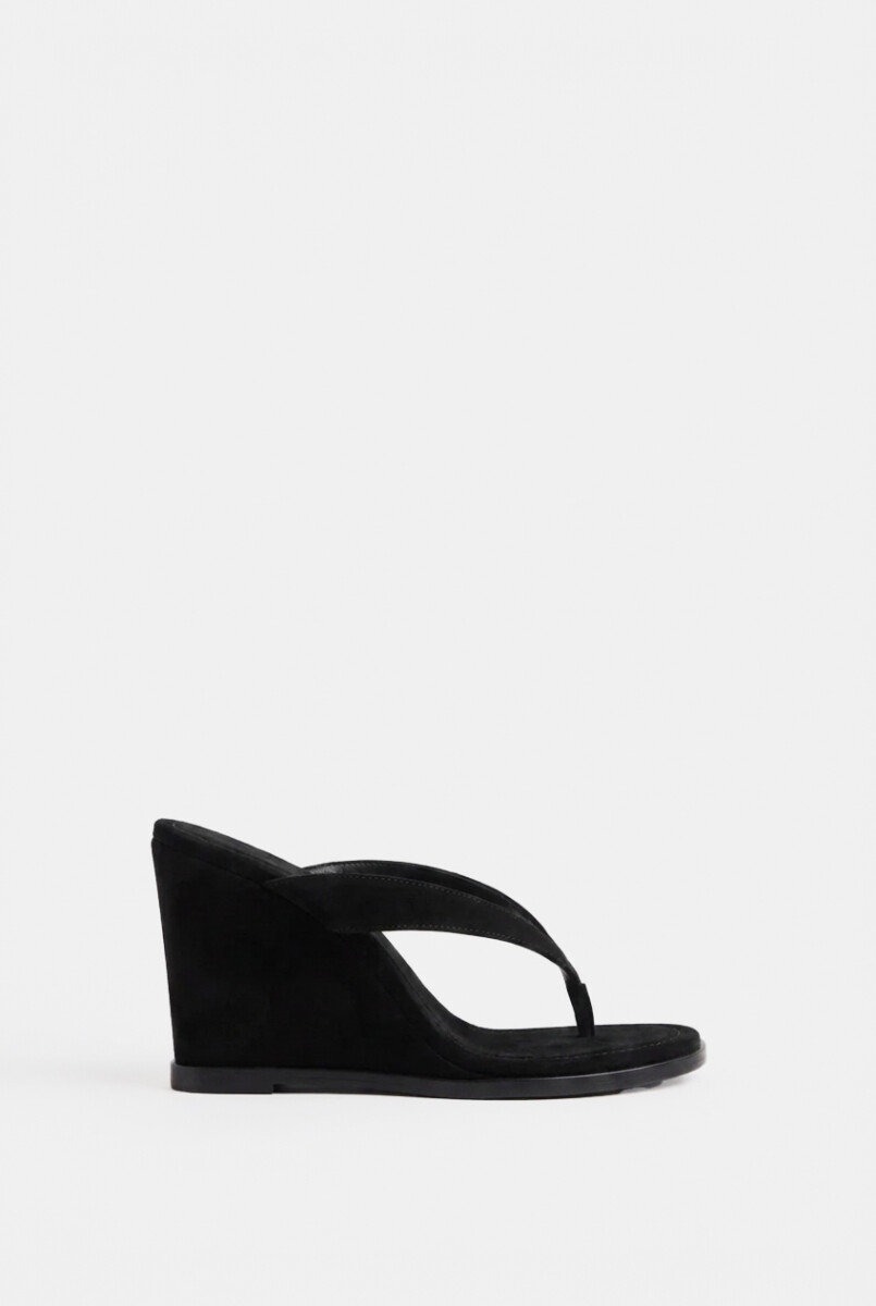 Sandalia cuero taco corrido - negro 