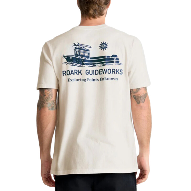 Remera Roark Guideworks Pocket - Blanco Remera Roark Guideworks Pocket - Blanco