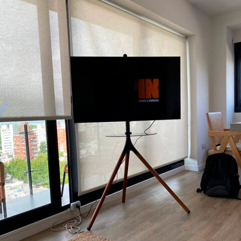 Trípode soporte para TV LCD hasta 65 pulgadas Trípode soporte para TV LCD hasta 65 pulgadas