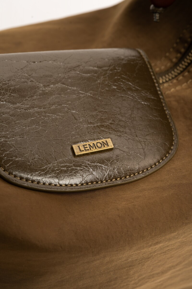 Cartera Con Charm Oliva