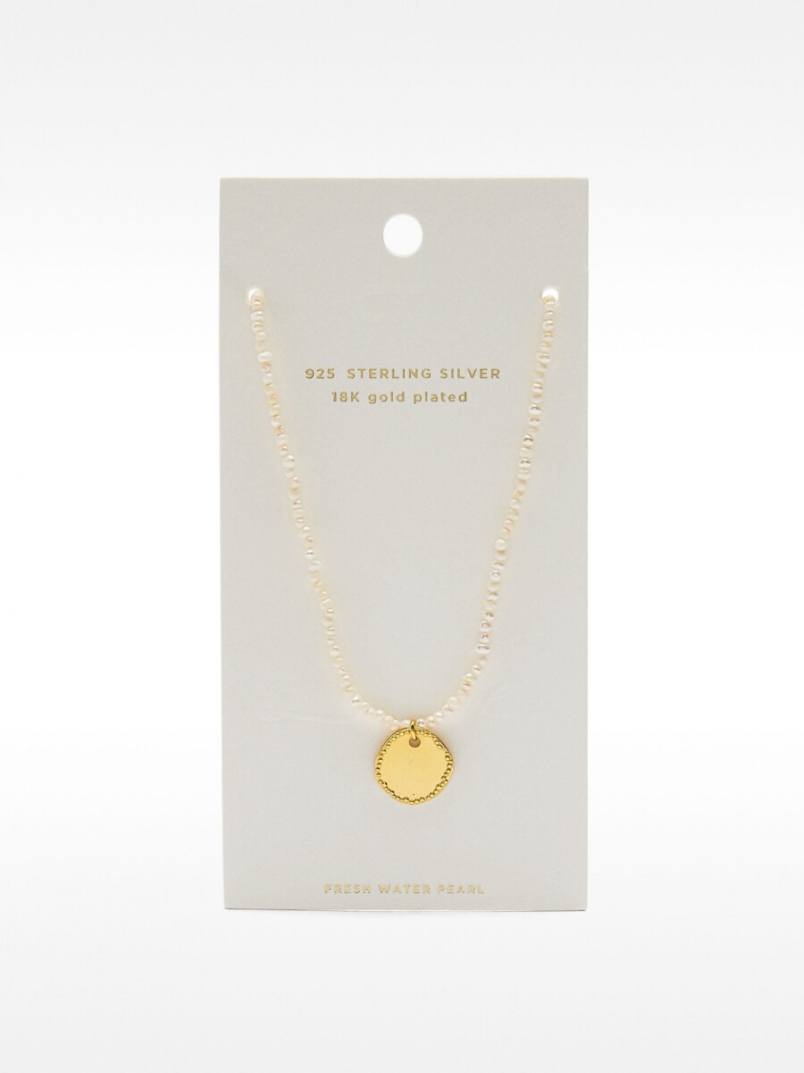 Collar De Perla De Agua Dulce Con Medalla - Plata De Ley 925 dorado