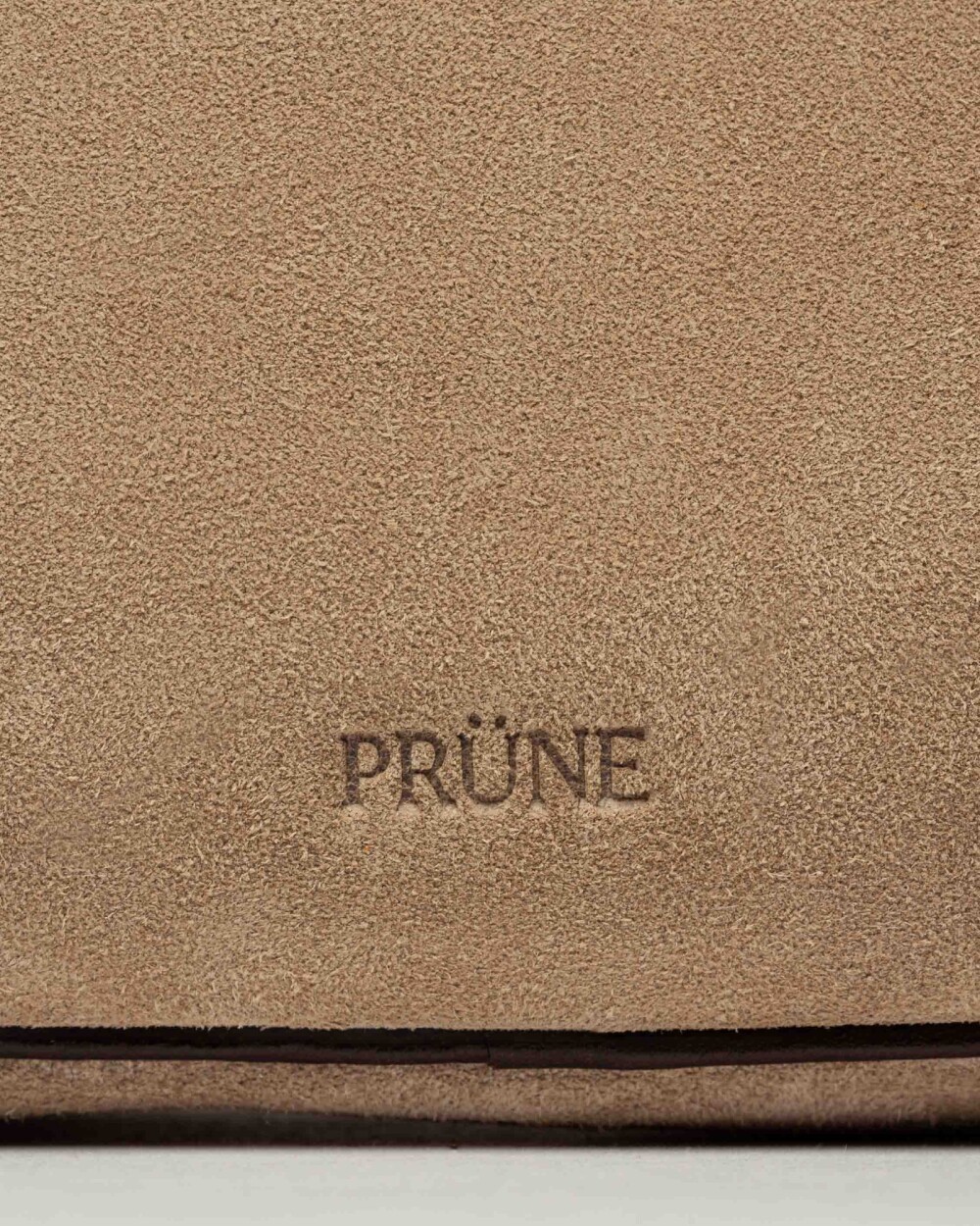 Cartera al hombro Horizon en cuero gamuza Vison