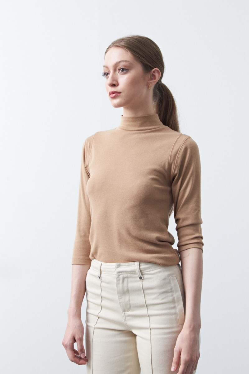 POLERA RULIO Beige Oscuro