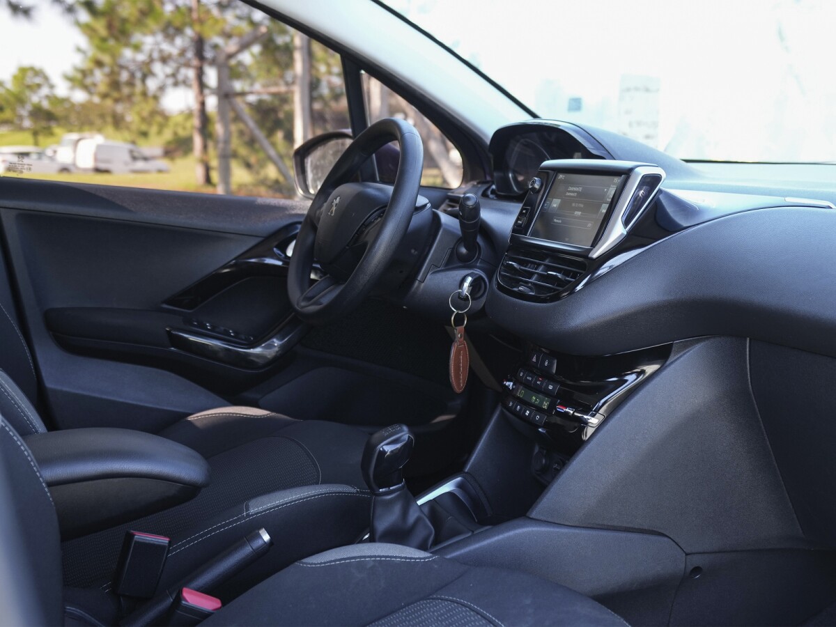 Peugeot 208 Active 1.2 Extra Full | Permuta / Financia Peugeot 208 Active 1.2 Extra Full | Permuta / Financia