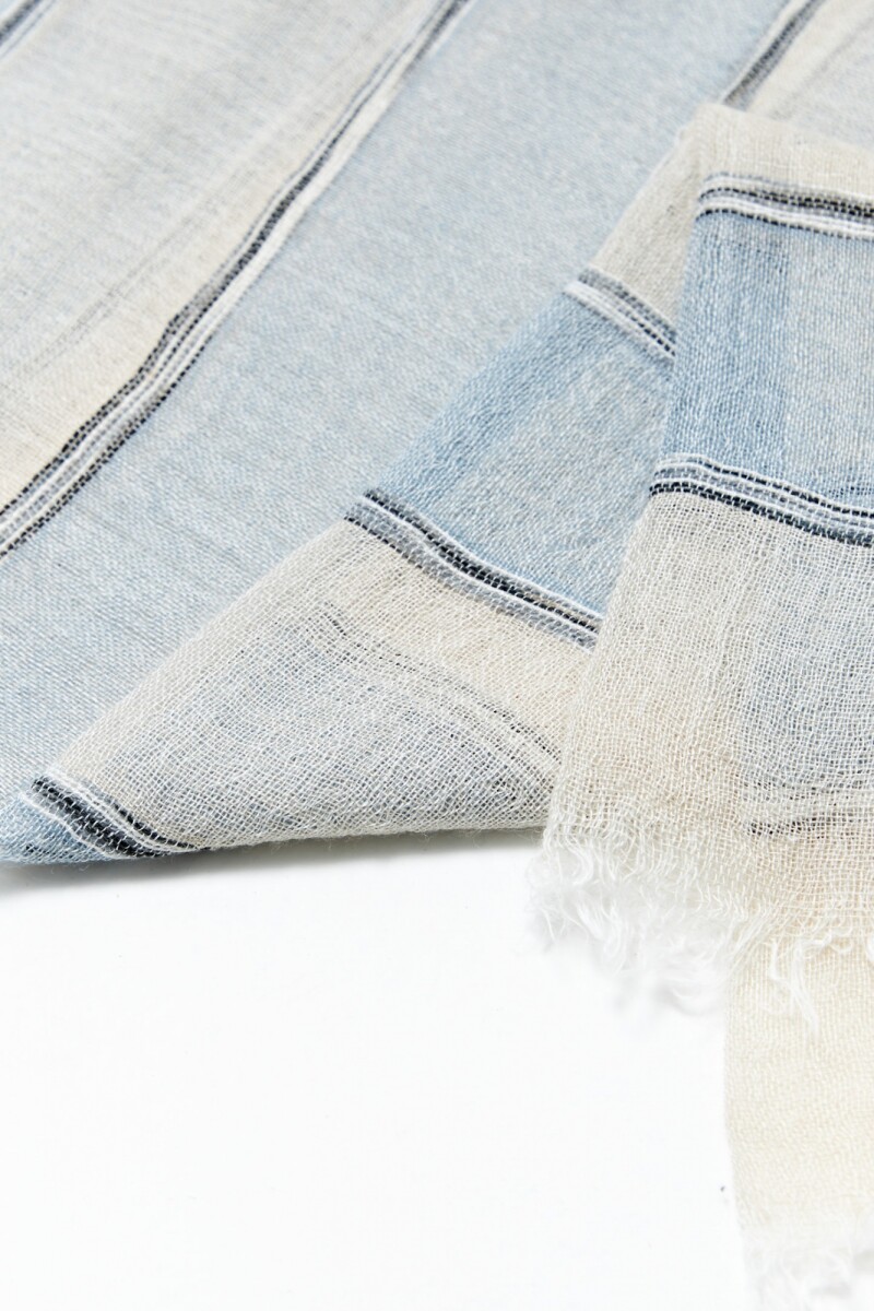 Pashmina rayada celeste