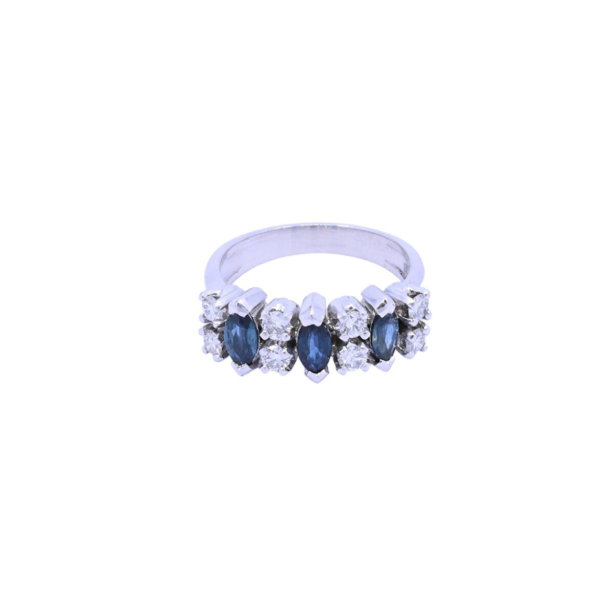 Anillo oro 18k blanco con zafiros navette y brillantes. 
