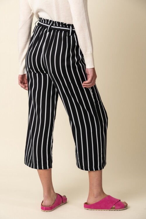 Pantalón con Lazo Negro