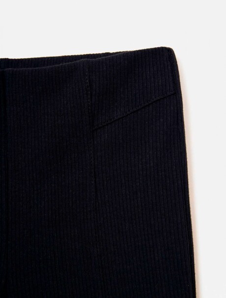 CALZA INFANTIL MODELO FLARE NEGRO