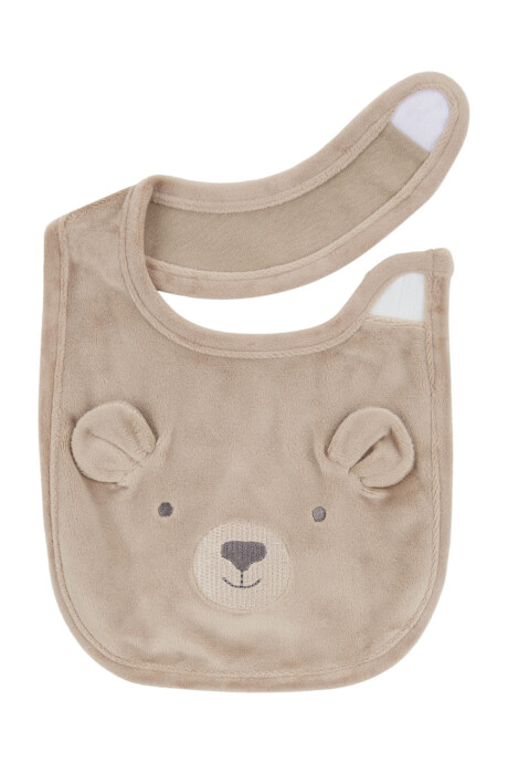 Babero y escarpines, diseño oso Babero y escarpines, diseño oso