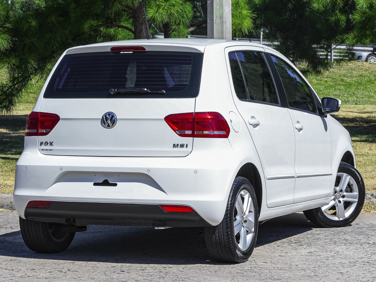 Volkswagen Fox Highline 1.6 Extra Full| Permuta / Financia Volkswagen Fox Highline 1.6 Extra Full| Permuta / Financia