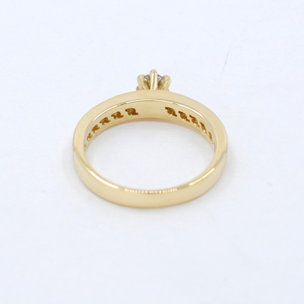 Anillo En Oro 18K Amarillo Con Brillantes Anillo En Oro 18K Amarillo Con Brillantes