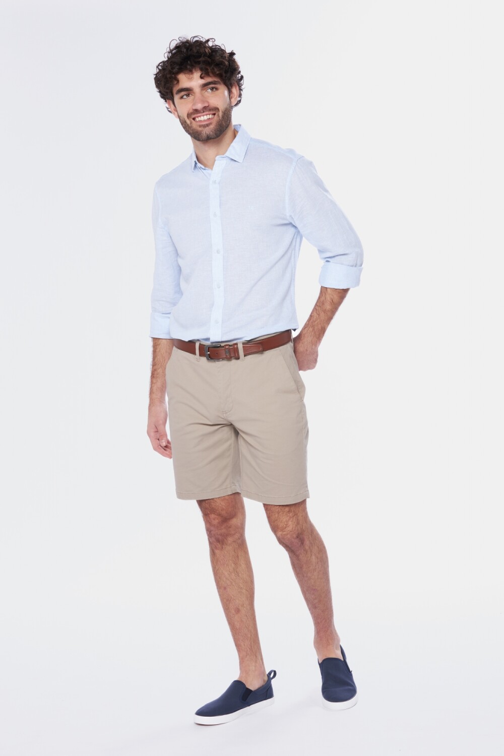 BERMUDA CLÁSICA CON SPANDEX Beige