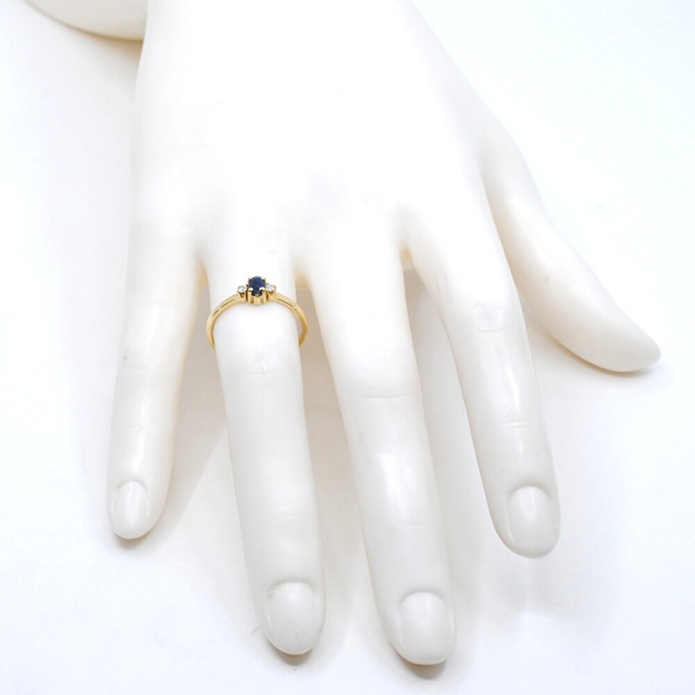 Anillo en oro 18k zafiro y brillantes Anillo en oro 18k zafiro y brillantes