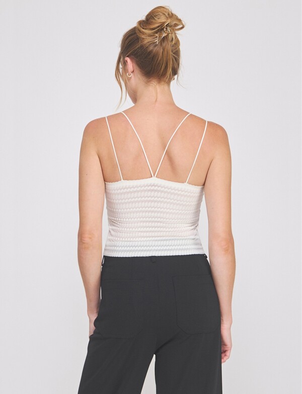 Top Crop Texturado Con Breteles Dobles Cruzdos CRUDO