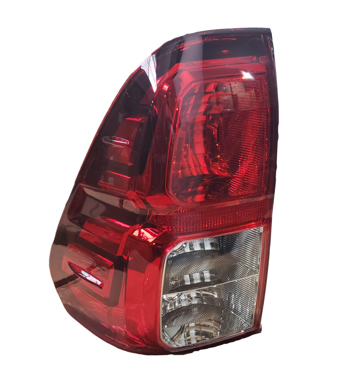 FAROL TOYOTA HILUX 2016/ TRASERO IZQUIERDO - 
