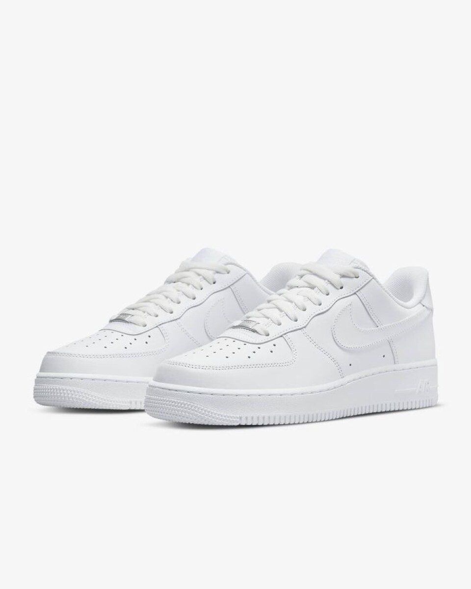 Nike Air Force 1 07 - Color Blanco 