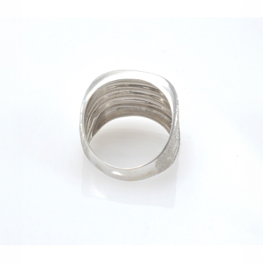 Anillo En Oro 18K, Diamantado. Anillo En Oro 18K, Diamantado.