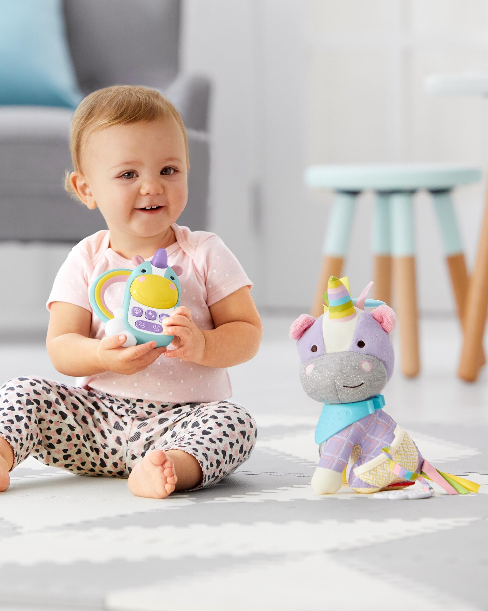 Teléfono con luces y sonidos, diseño unicornio Teléfono con luces y sonidos, diseño unicornio