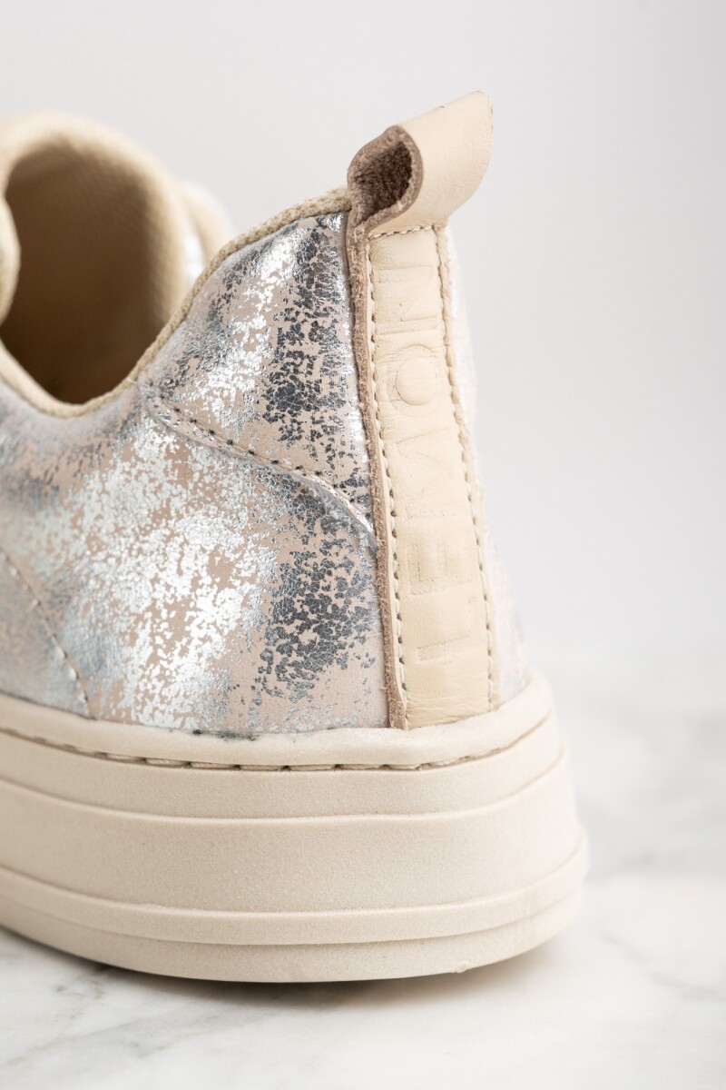 Zapatilla Cuero Apliques Nácar