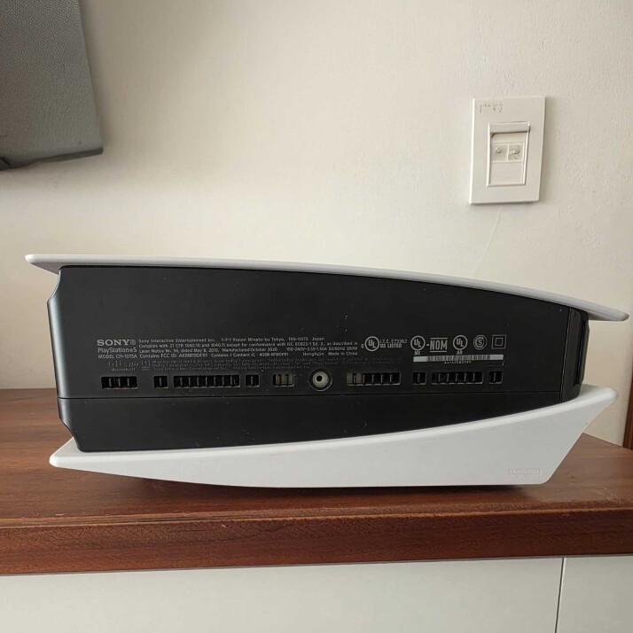 Play Station 5 - 825GB Play Station 5 - 825GB