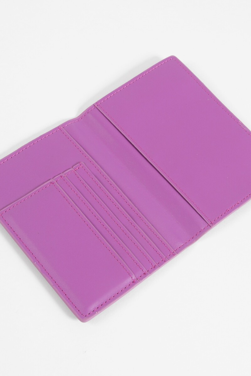 Cubre pasaporte magenta