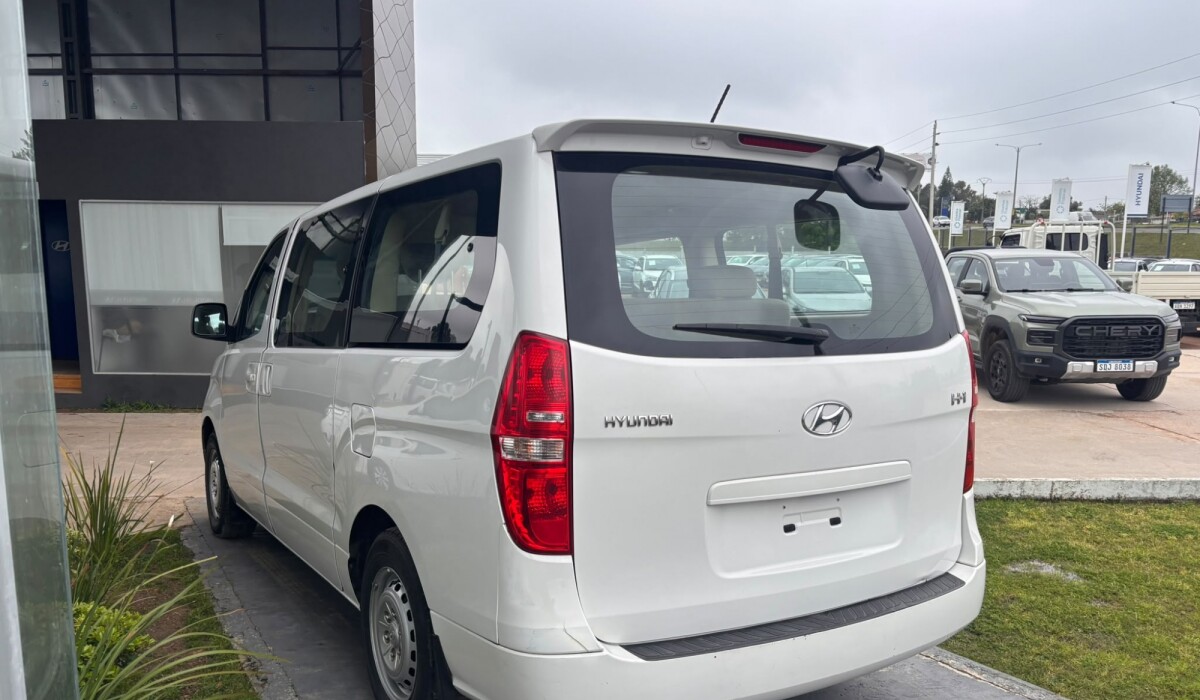 Hyundai H1 Minibus 9 Plz Diesel - 2021 Hyundai H1 Minibus 9 Plz Diesel - 2021
