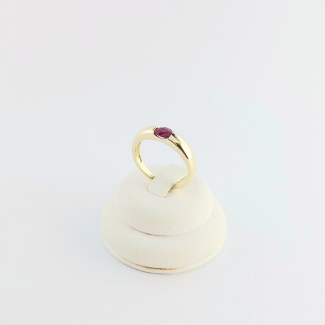 Anillo de oro 9 ktes con Rubí. Anillo de oro 9 ktes con Rubí.
