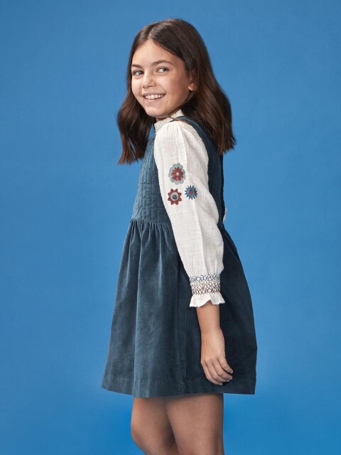 Blusa Con Bordado Blanco Roto