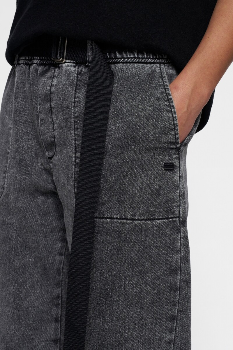 Pantalón con cinto Negro