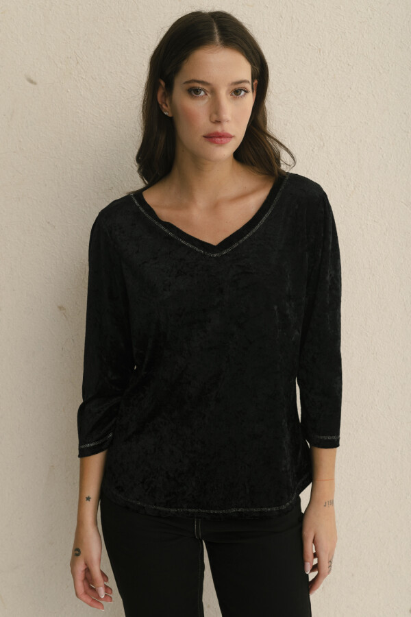 REMERA TERCIOPELO NEGRO