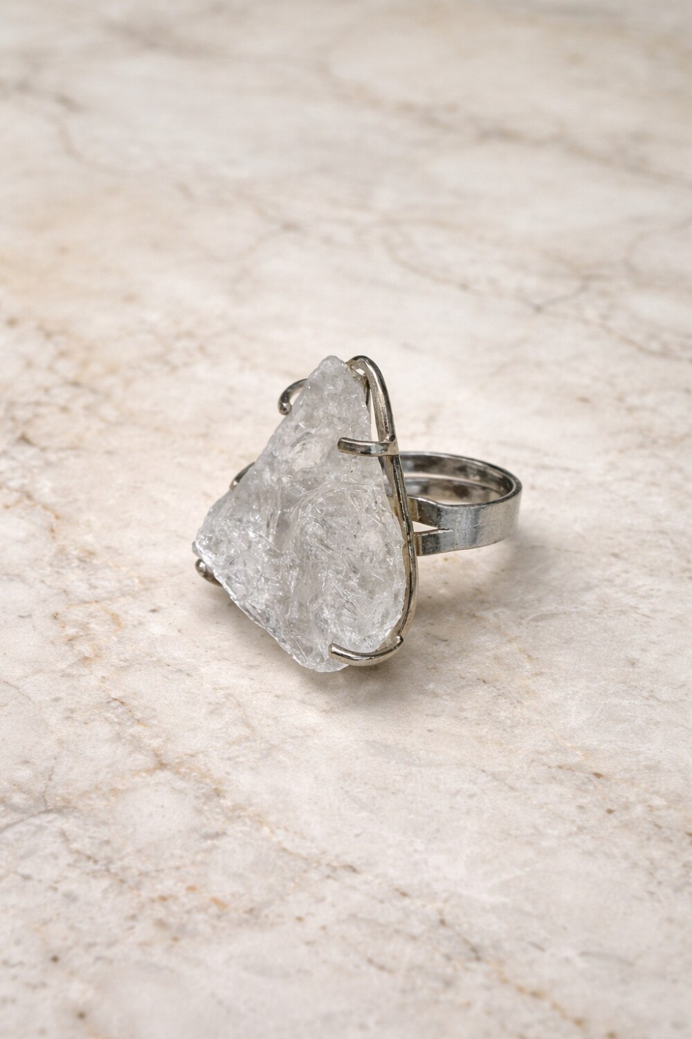 Raw Stone Ring Traslucido