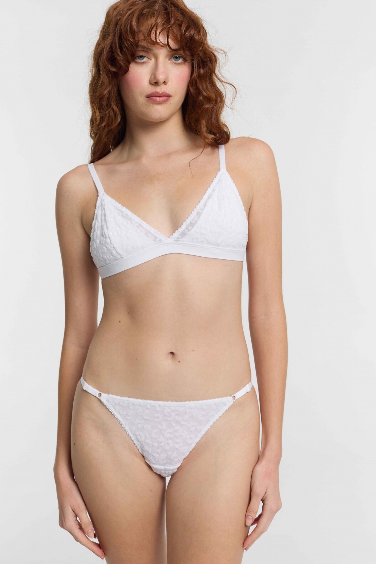Colaless Isadora Blanco
