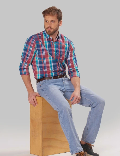 PANTALÓN DE JEAN CLÁSICO Azul claro