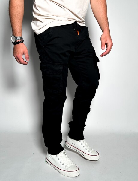 Pantalón cargo con puño León Negro