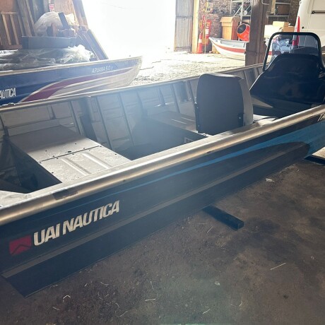 BOTE UAI TARPON 5 MTS CON CONSOLA BOTE UAI TARPON 5 MTS CON CONSOLA