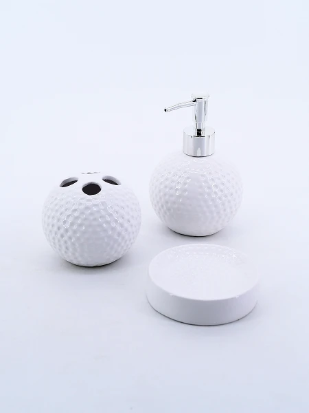 JUEGO DE BAÑO EN CERÁMICA BLANCO