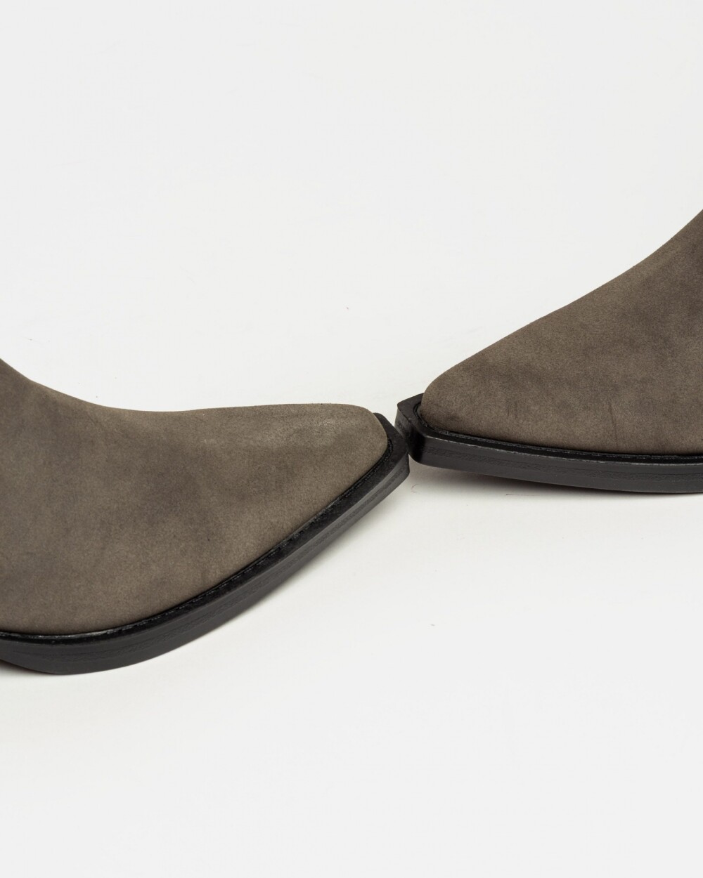 Bota caña baja Jolene en efecto gamuza Vison