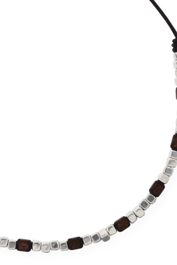 COLLAR DE CUERO CON CUENTAS DE ALEACIÓN DE METALES BAÑADA EN PLATA Y CUENTAS DE MADERA Colgante