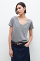 Remera escote en V gris melange