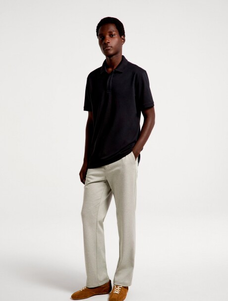 POLO EN TEJIDO PIMA PIQUÉ NEGRO