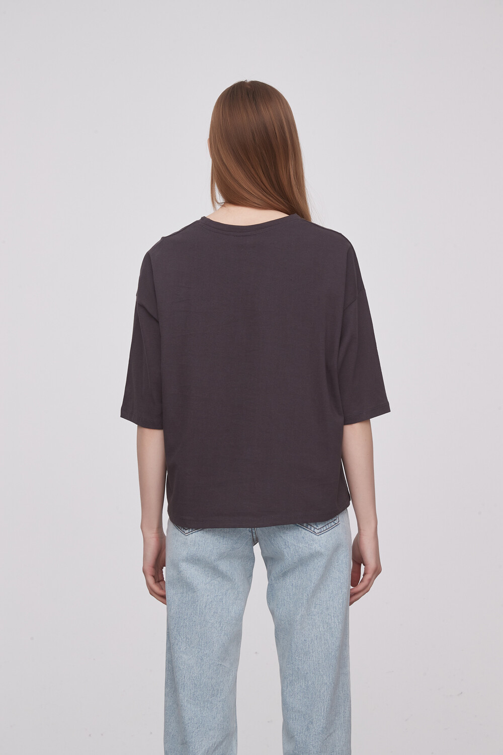 Remera Ahrnia Gris Oscuro