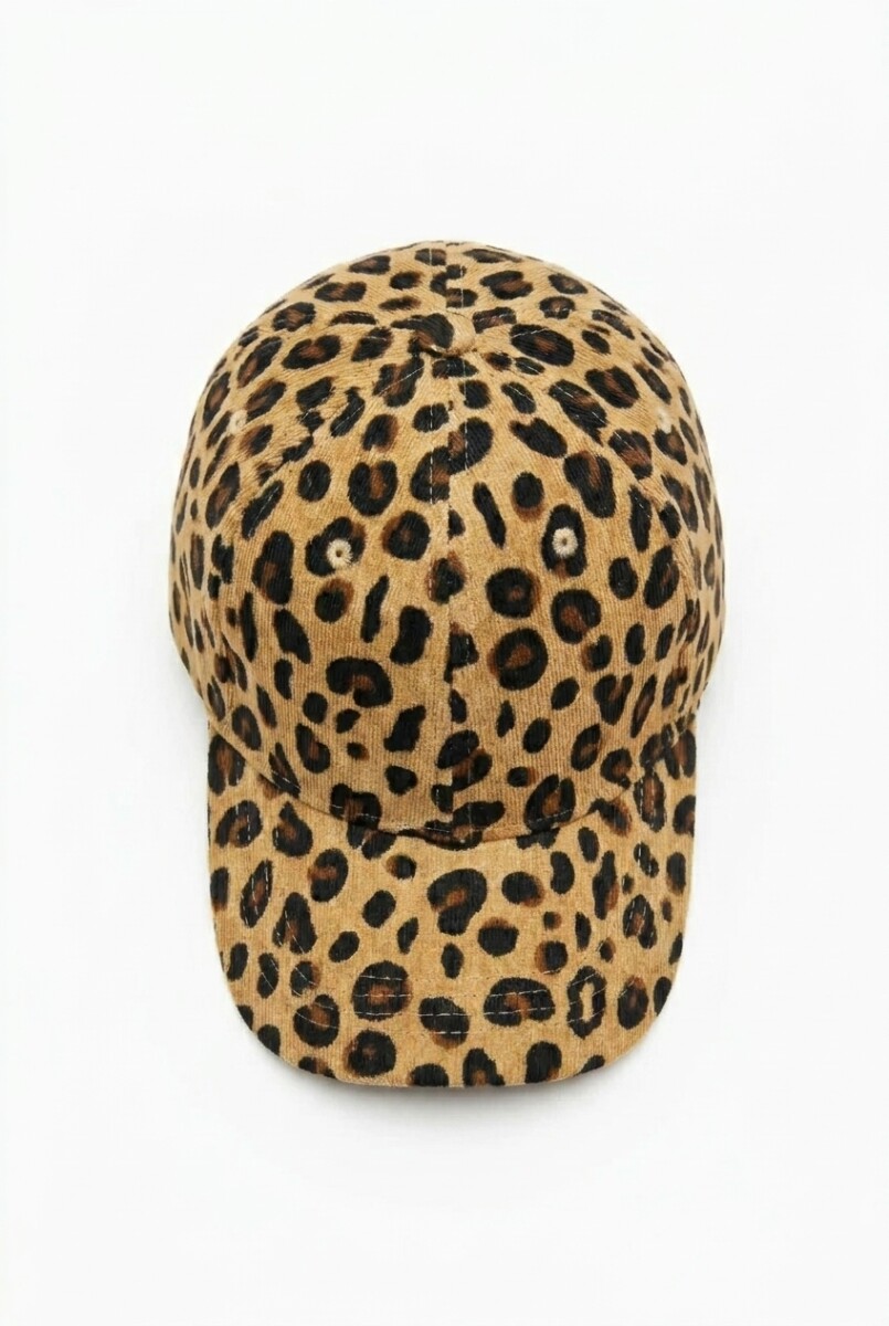 Gorro con estampa animal print - beige 